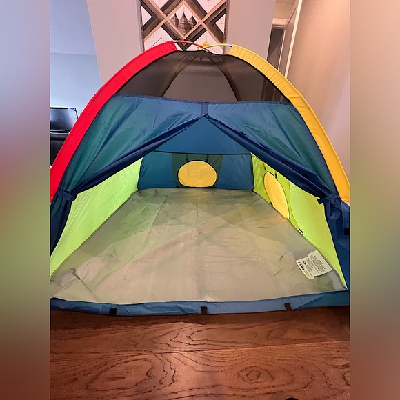 4 Kids Super Duper Indoor/Outdoor tent - Picture 1 of 8